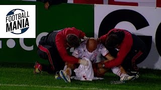 Head Hit and Nosebleed - Maximiliano Gómez (Defensor) vs. Federico Mancinelli (Huracán)