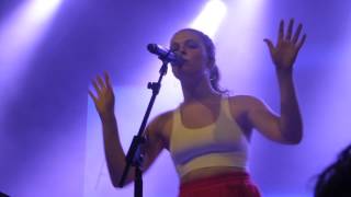 Maggie Rogers - Color Song/ Split Stones (HD) - Electric Brixton - 21.06.17