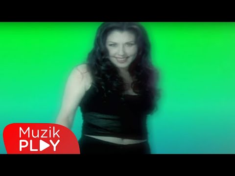 Nilüfer - Dünya Dönüyor (Official Video)