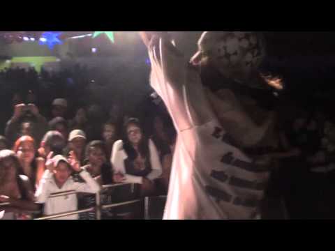 YURI BH NO FABRIC HALL - SETE LAGOAS - MG -ORAÇÃO E  MINHA VÓ - DIA 10/09/2011