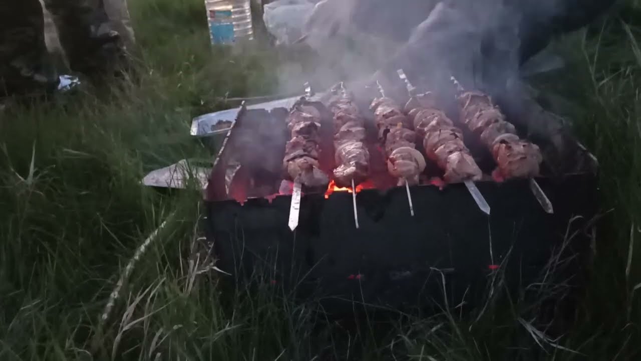 Рыбацкое счастье: красивая дорога и места, тихий вечер, мангал и закат.