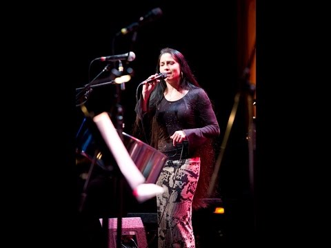 Lakatos Mónika , Ragaszthatatlan szív