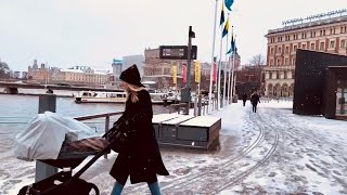 Stockholm Walks: Strömkajen. Spring is slow this April. The Swedes carry on in the snow.