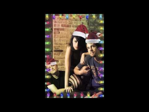 The Oohlas - Happy Xmas (War Is Over) (John & Yoko Plastic Ono Band cover)