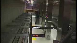 preview picture of video 'Vermont-Santa Monica Station Jan 2001'