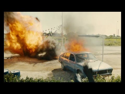 Alain Delon Classic Car Chase Scene From "Trois hommes à abattre" - 1980