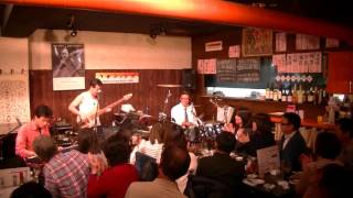 Street Walkin&#39; Woman