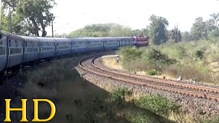 preview picture of video '12409 GONDWANA EXPRESS On A Huge Dongargarh Curve + Encounter With TWIN WAG-9 Freight'