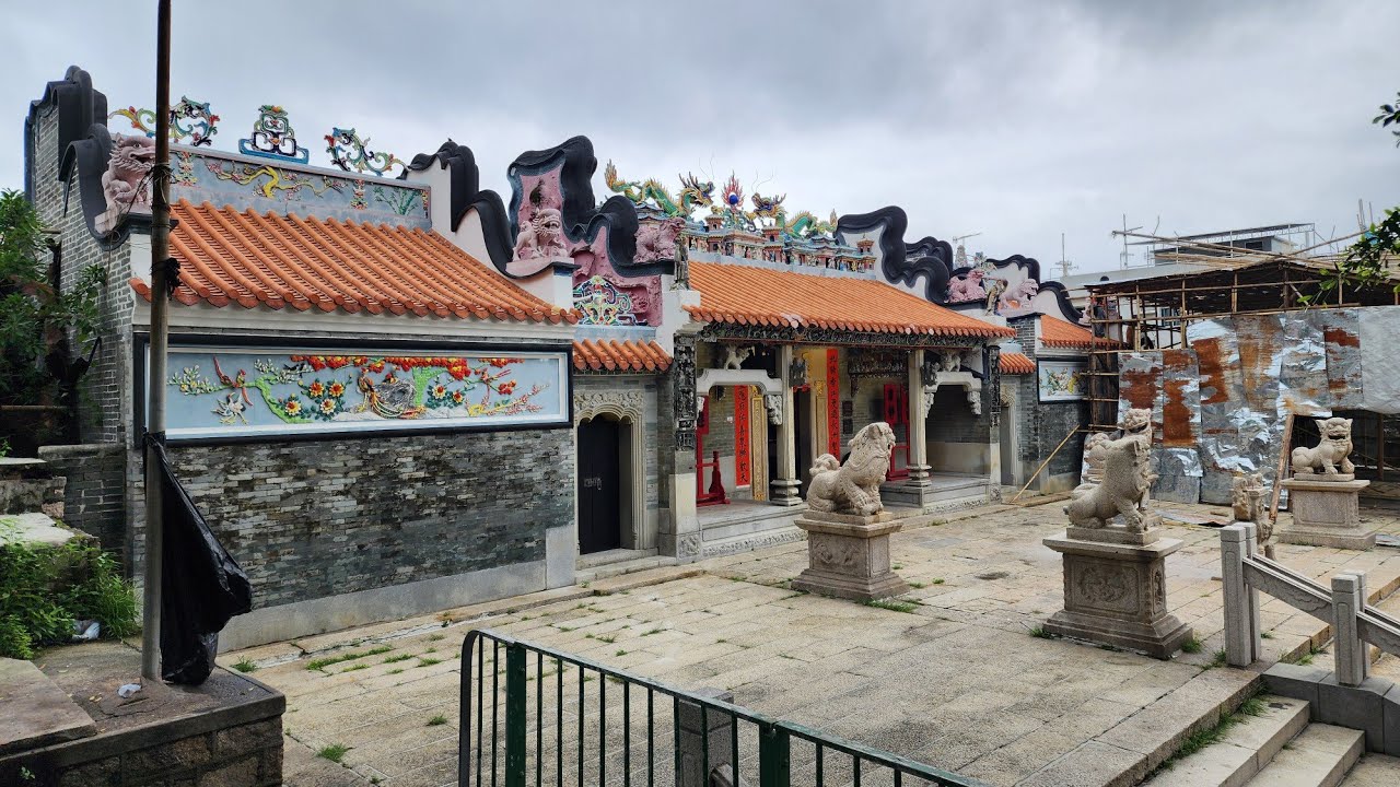 Explore the peaceful grounds of Pak Tai Temple, Cheung Chau
