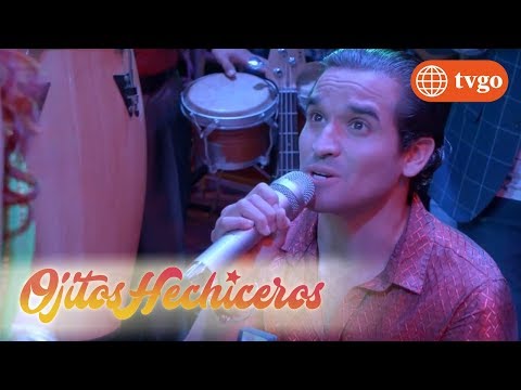 ¡Rolando le pide matrimonio a Sabrina en plena presentación! - Ojitos hechiceros 19/04/2018
