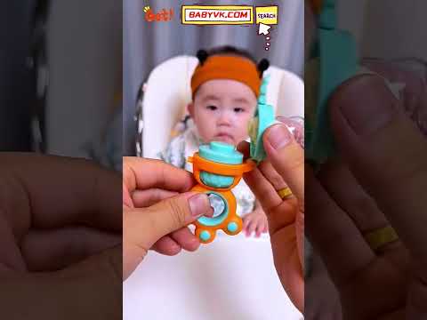 How can babies enjoy fruit safely at 5 months? Try this Baby Fruit Feeder Pacifier for safe chewing!