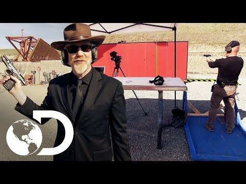Uma bala consegue passar por uma parede? | Mythbusters: Os Caçadores de Mitos | Discovery Brasil
