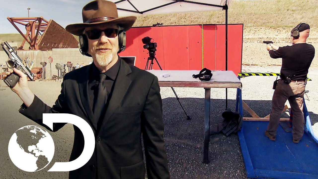 Uma bala consegue passar por uma parede? | Mythbusters: Os Caçadores de Mitos | Discovery Brasil