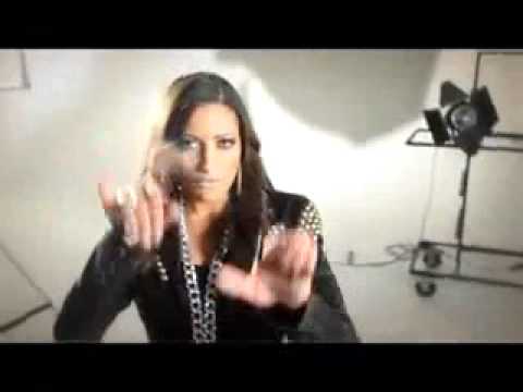 UK Female Rapper "Mz Bratt" With That Thug Chick Image - Ge