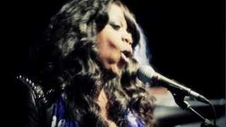 Berget Lewis - Zwart Wit (Official Video)