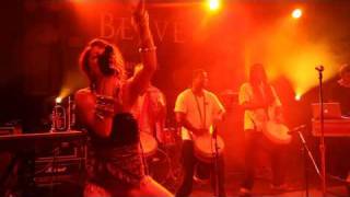 Neon Hitch performs &quot;Bad Dog&quot; Live at Lollapalooza after party