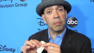 Actor Luis Antonio Ramos Talks with Se Fija!'s Angela Ortíz video
