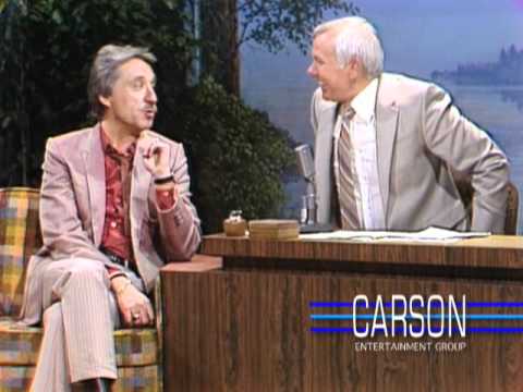 , title : 'Johnny Carson & Doc Severinsen Talk Thanksgiving Plans on Johnny Carson’s Tonight Show - 1979'