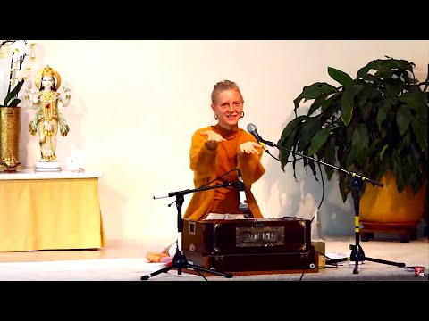 Satsang und Meditation mit Sarah - Yoga Vidya Live Ritual Kirtan singen 07:00 Uhr 25.06.2020
