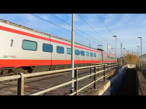 Frecciargento alla stazione di Luni