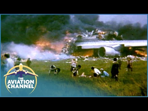 The Tenerife Airport Disaster - How 583 Lives Were Lost in Minutes
