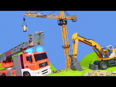 Bagger, Kran, Feuerwehrauto & Spielzeugautos | RC Baumeister Baustelle für Kinder deutsch