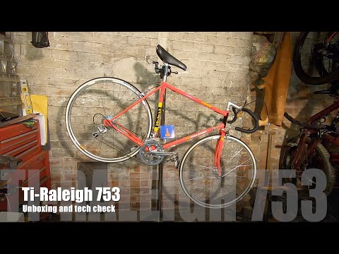 Ti-Raleigh 753 Team Replica unboxing and tech check. Iconic 1980 Tour de France winning bike reborn.