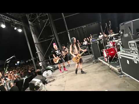 NOFX - Perfect Governament live in Milan (Side Stage Prospective)
