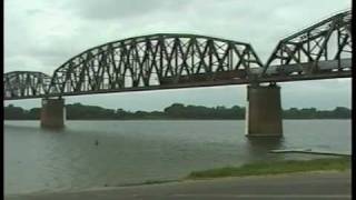 preview picture of video 'CSX Bridge at Henderson, KY - 2002'