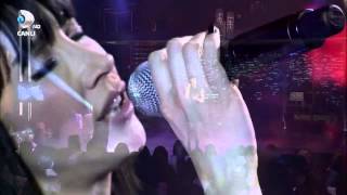 Hande Yener - Acı Veriyor #LivePerformance