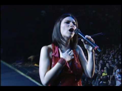 Laura Pausini - Entre tú y mil mares (en vivo) World tour 2001 - 2002