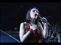 Laura Pausini - Entre tú y mil mares (en vivo) World ...