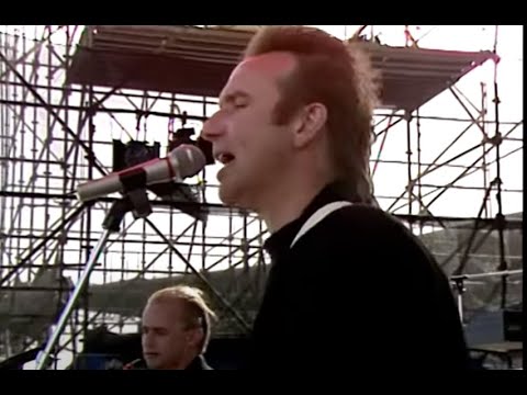 Colin Hay - Who Can it Be Now / Down Under (Classic Rock)