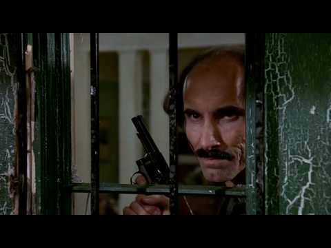 Csupasz pisztoly 2 1/2 - Kommandós akció