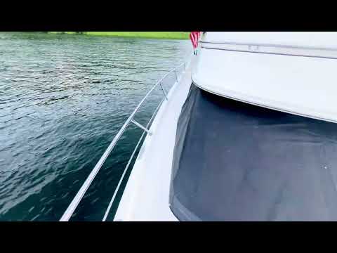 2004 Carver 420 Mariner Video