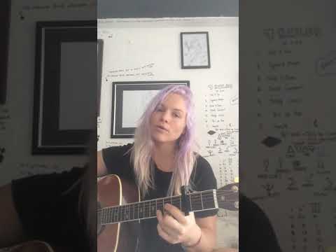 Guarda la luna English and Italian lullaby -Tithonia E. Roux