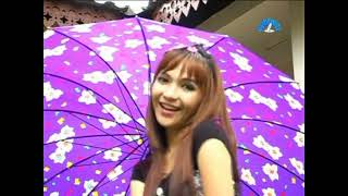Download lagu Adik Waniey - Dengarlah Laguku mp3