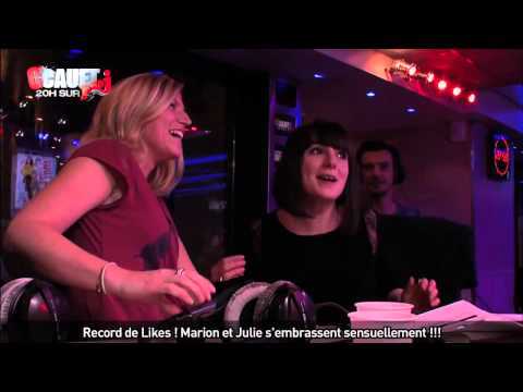 Record de Likes ! Marion et Julie s'embrassent sensuellement !!!   C'Cauet sur NRJ