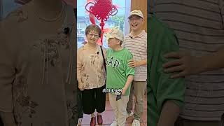 杜三珍店庆门庭若市 外婆口中称赞心中五味杂陈