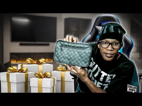 Amari's first PO BOX opening stream !!!