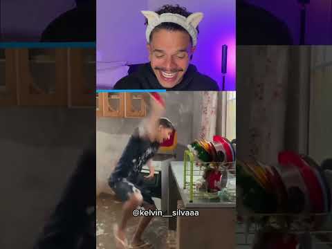 QUANDO EU COLOCO MÚSICA PRA LAVAR A LOUÇA