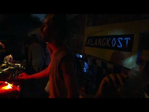 Kotelett & Zadak im Sandkaten, Klangkost