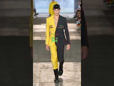 ⭕️ Moschino — 2023 — Spring Summer Menswear Runway Collection