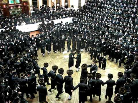 Satmar - Viznitz Wedding in Boro Park  Dancing 2