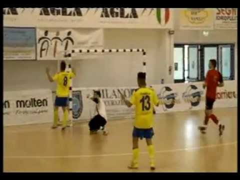 2/6/12 FINAL EIGHT FUTSAL :  Napoli C5 - G.S. Giovinazzo . . Palaroma - Montesilvano (PE)