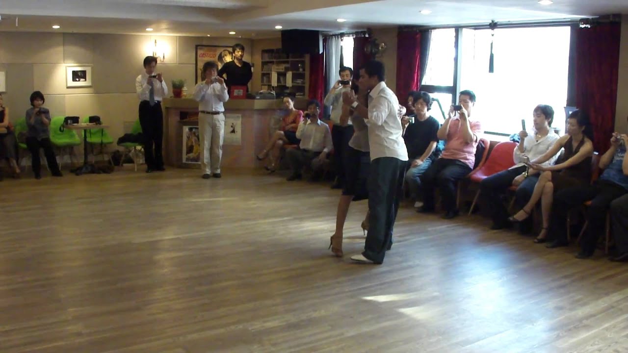 Roxana Suarez & Sebastian Achaval ~~~ Tango salon. Workshop.