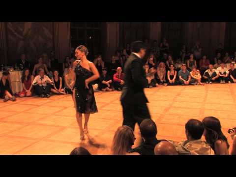  Mariana Montes  and  Sebastian Arce  are  dancing  to  the  milonga  "  Bien porteña  "  by  Los reyes del tango  in  2013