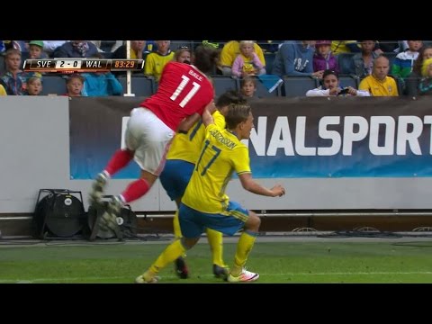 Se hockeytacklingen av Durmaz på Bale - TV4 Sport