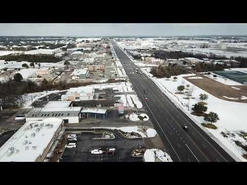 Texas Snowpocalypse of 2021: North Hewitt Drive in Waco, Texas (01/11/2021)