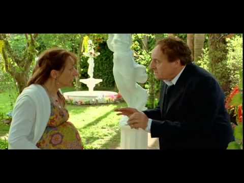 ESPERANDO LA  CARROZA ESCENAS ELIMINADAS